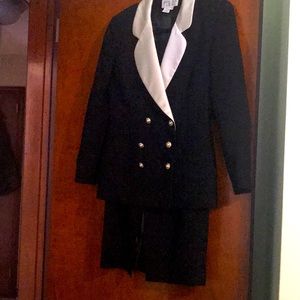 VTG Saville 100% wool evening suit Size 6P